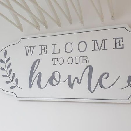 Near Liverpool Double Bedroom Hideaway Уиръл Екстериор снимка