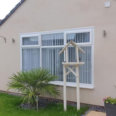 Near Liverpool Double Bedroom Hideaway Уиръл Екстериор снимка