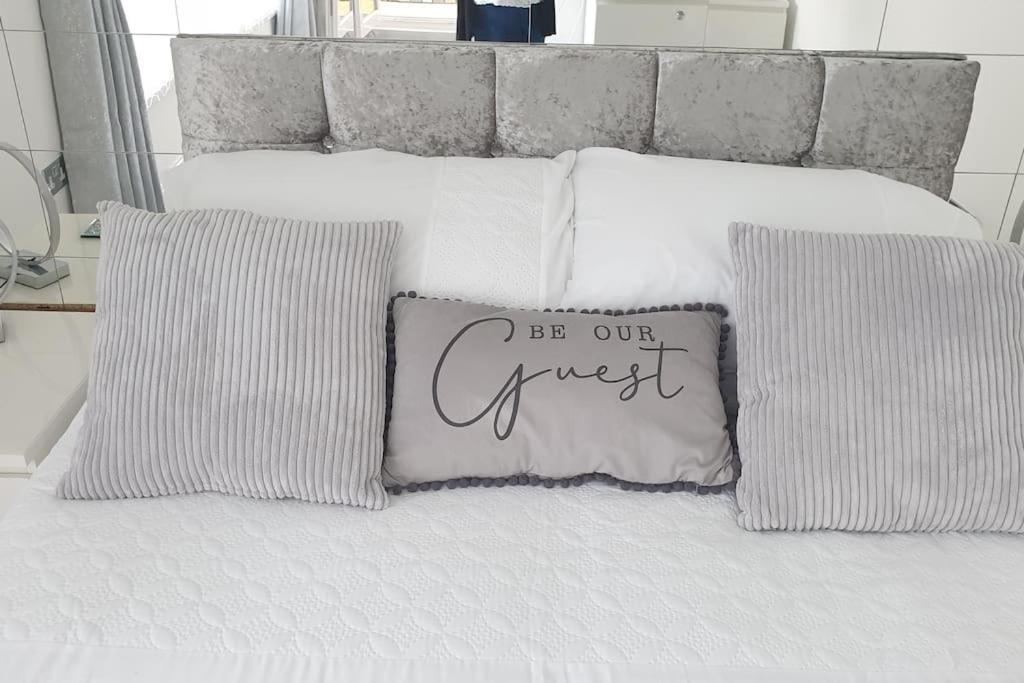 Near Liverpool Double Bedroom Hideaway Уиръл Екстериор снимка