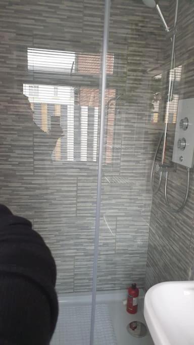 Near Liverpool Double Bedroom Hideaway Уиръл Екстериор снимка